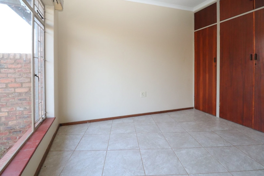 To Let 2 Bedroom Property for Rent in Meiringspark North West